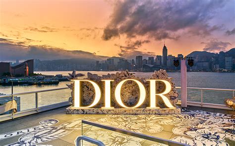 hong kong Dior style